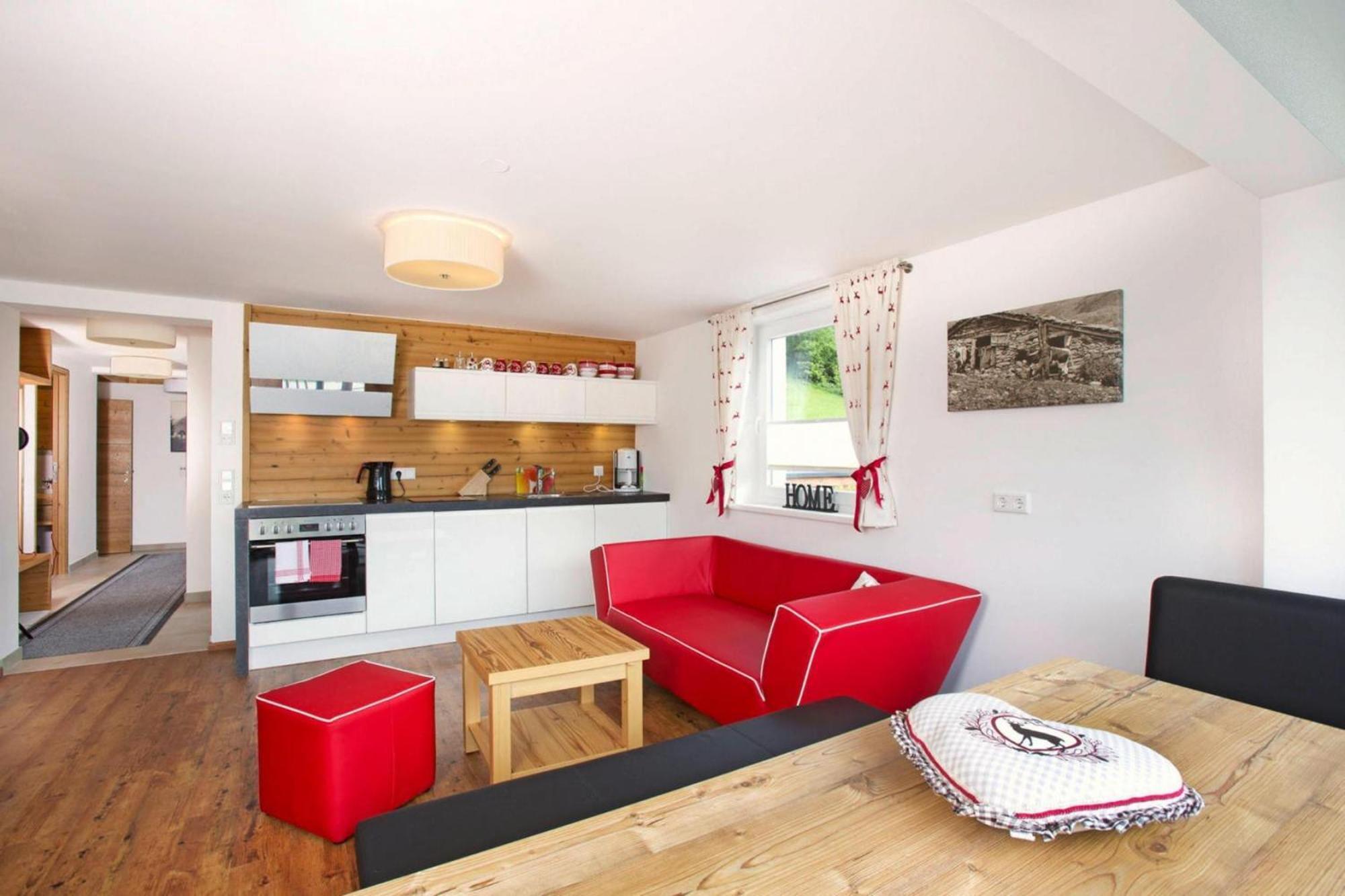Apartment In Neukirchen With A Balcony Нойкирхен-ам-Гросфенедигер Экстерьер фото